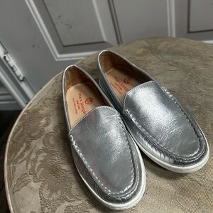 Marc Joseph New York Leather Broadway kids Metallic Silver Slip-On Loafers 2.5